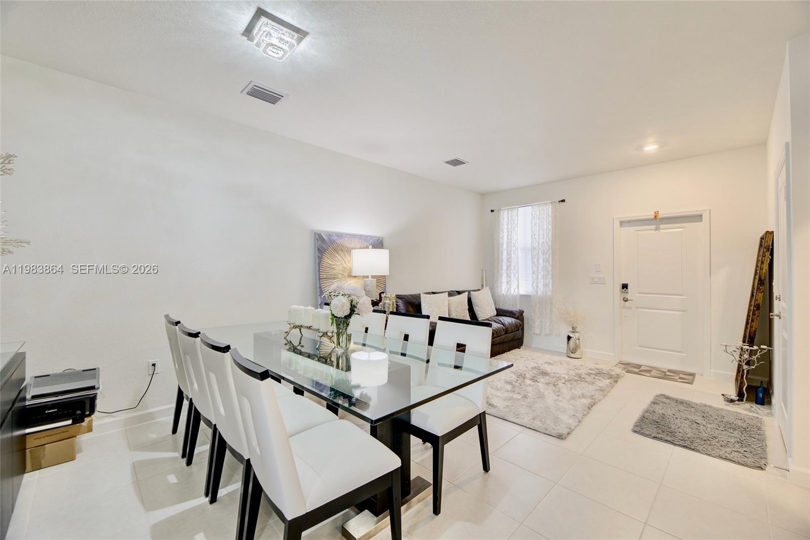 WINDSOR SQUARE - Residential