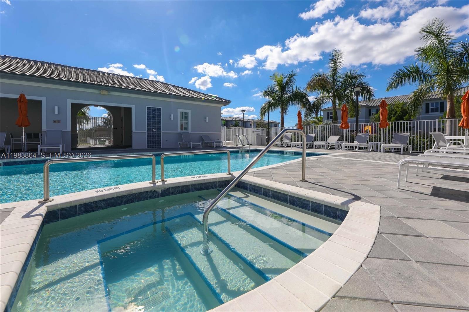 WINDSOR SQUARE - Residential