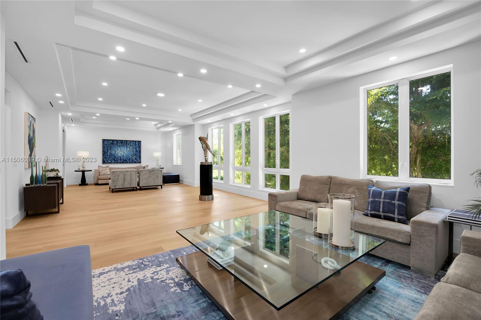 BAYSHORE VILLAS - Residential
