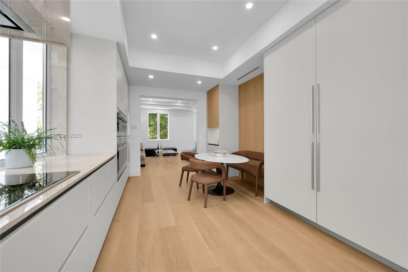 BAYSHORE VILLAS - Residential