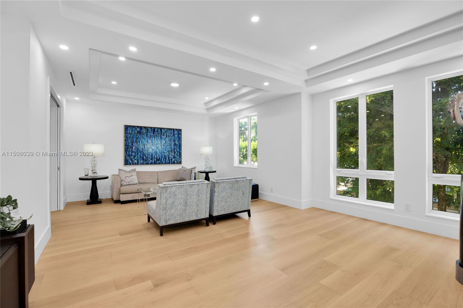 BAYSHORE VILLAS - Residential