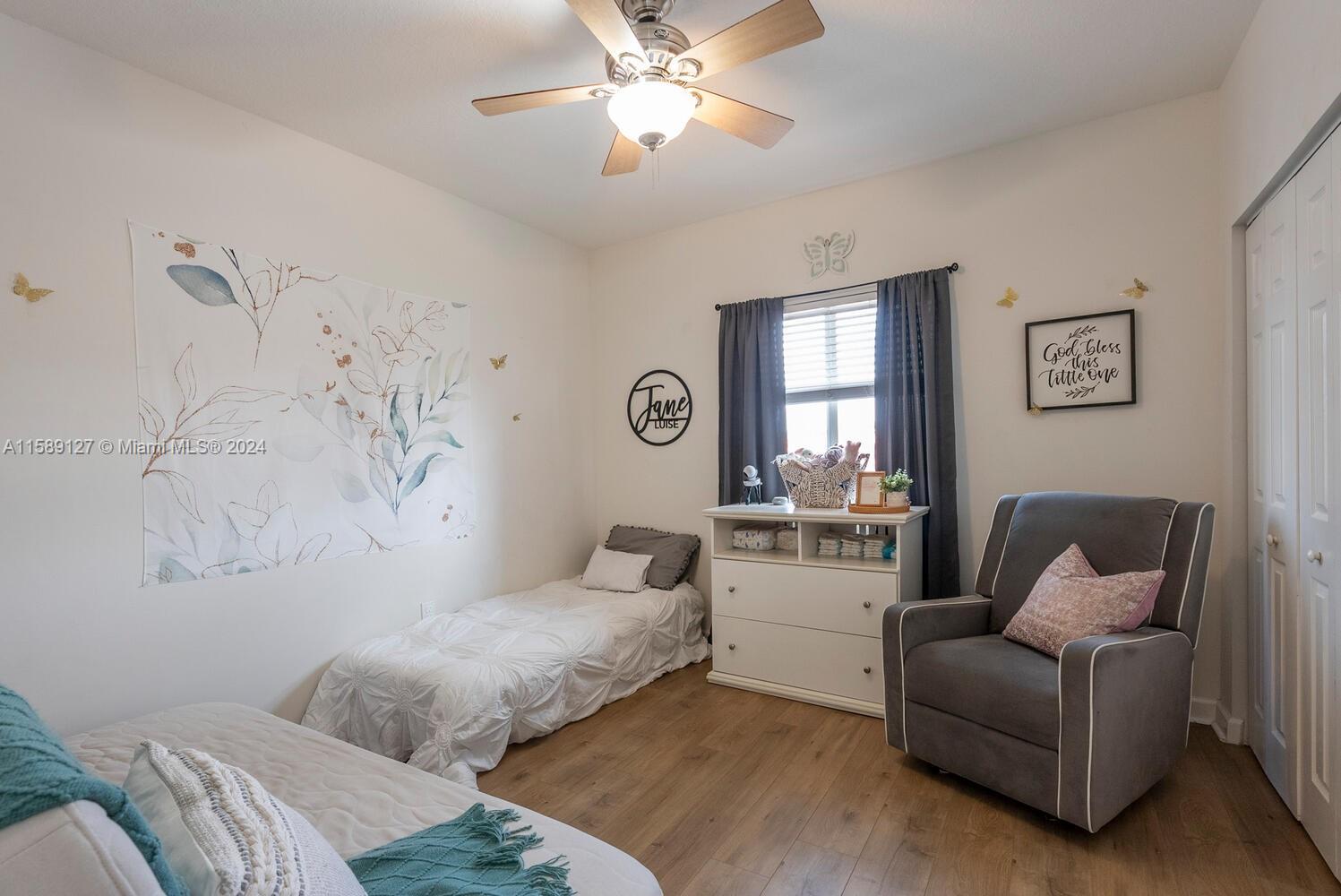 FLORIDIAN BAY ESTATES - Residential