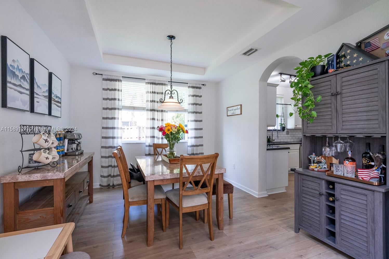 FLORIDIAN BAY ESTATES - Residential
