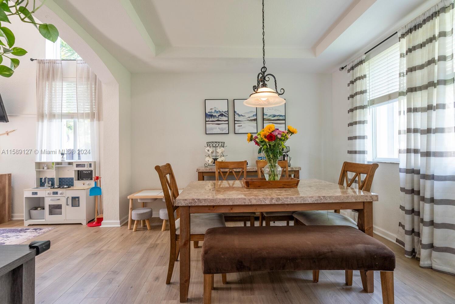 FLORIDIAN BAY ESTATES - Residential