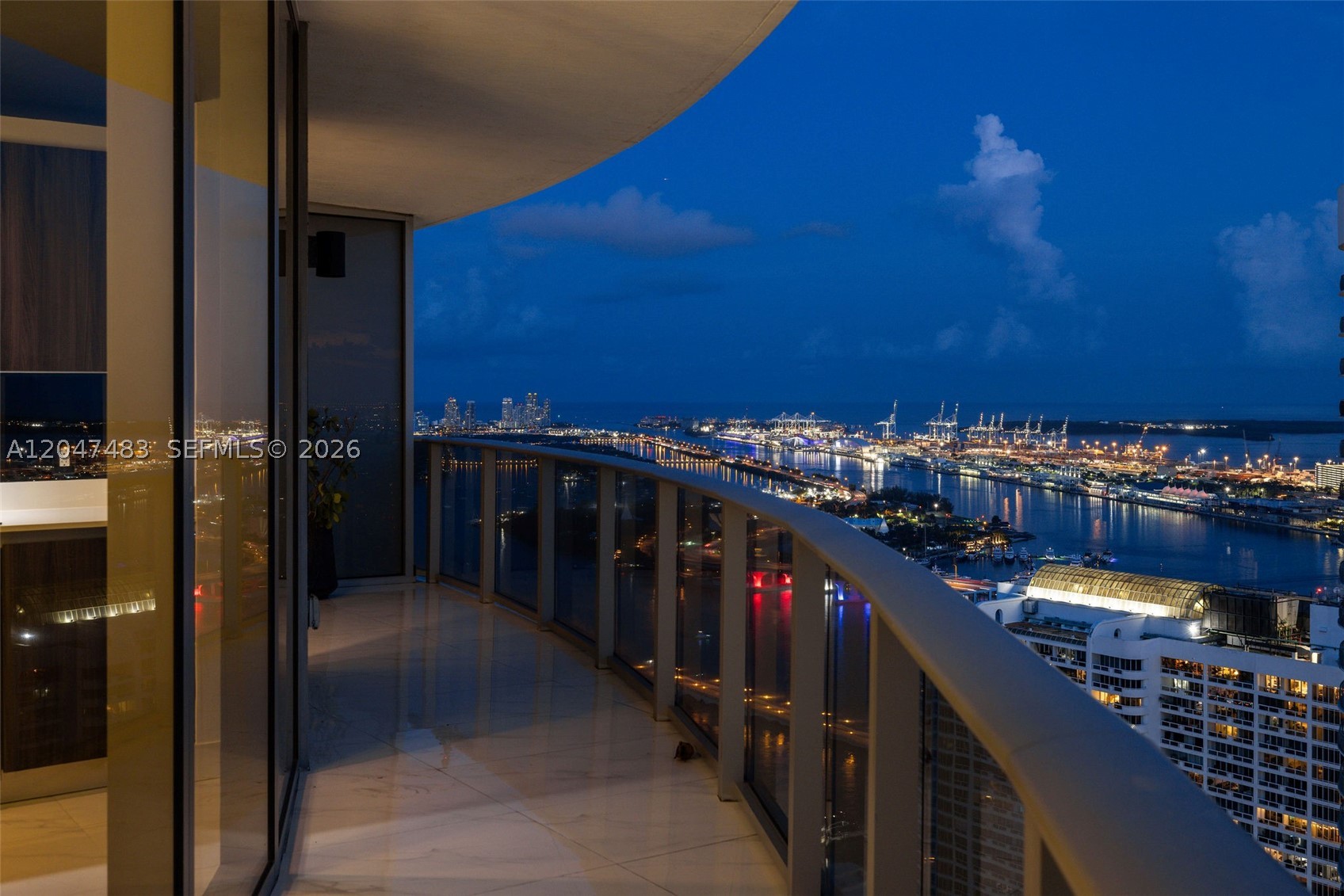 ARIA ON THE BAY CONDO - Residential
