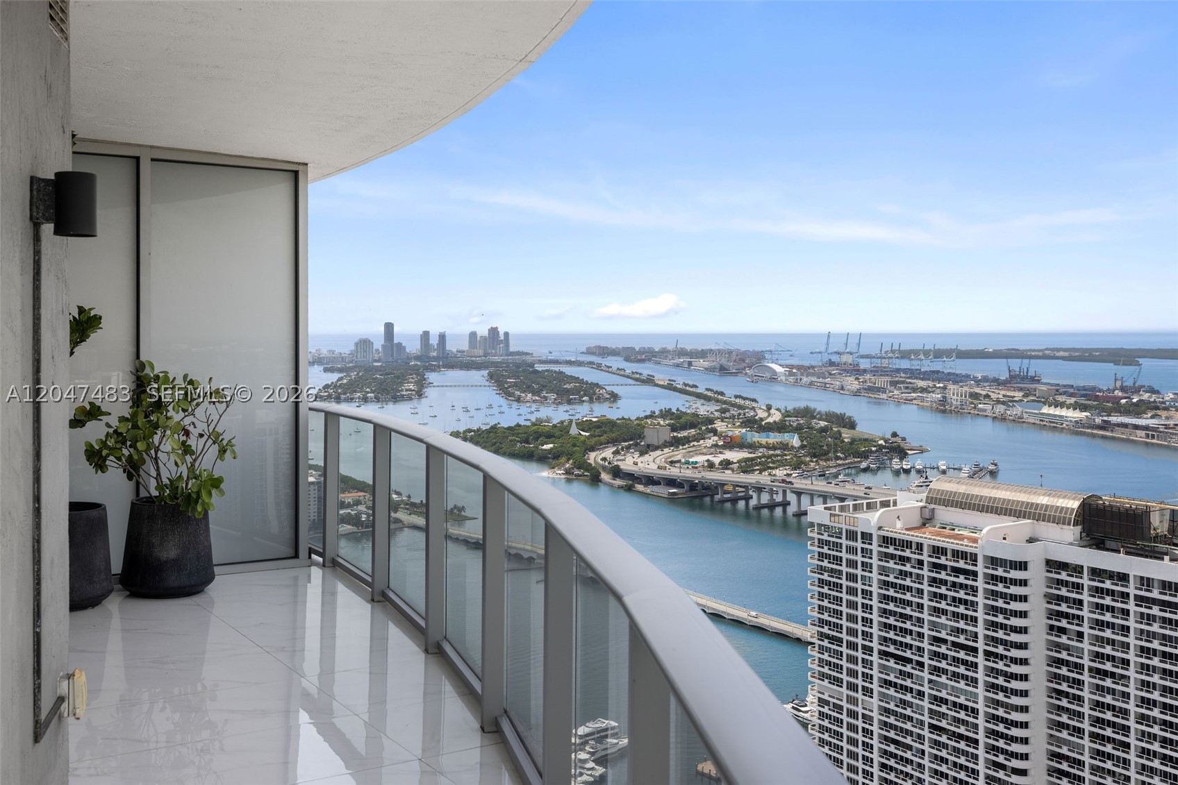 ARIA ON THE BAY CONDO - Residential