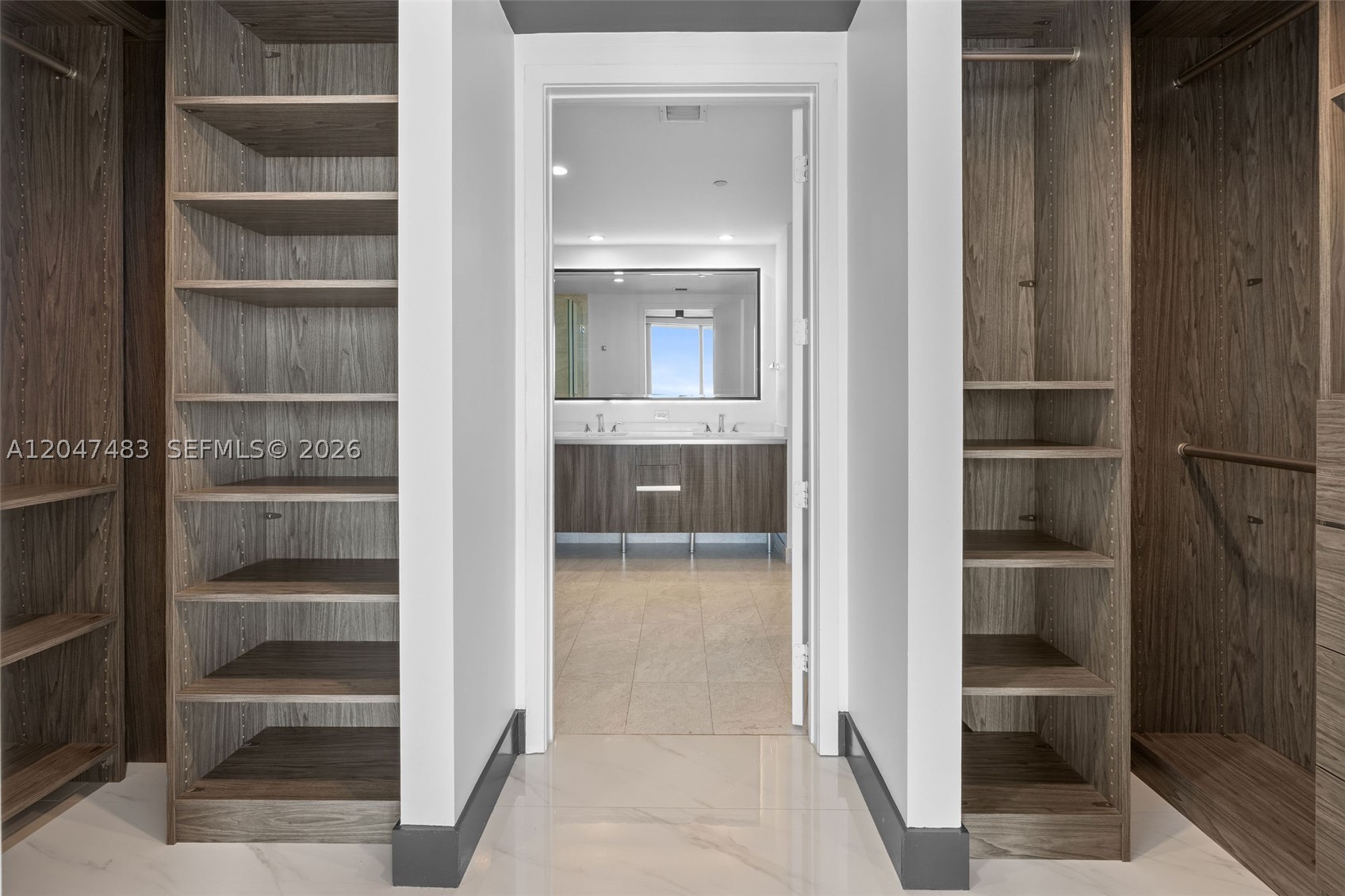 ARIA ON THE BAY CONDO - Residential