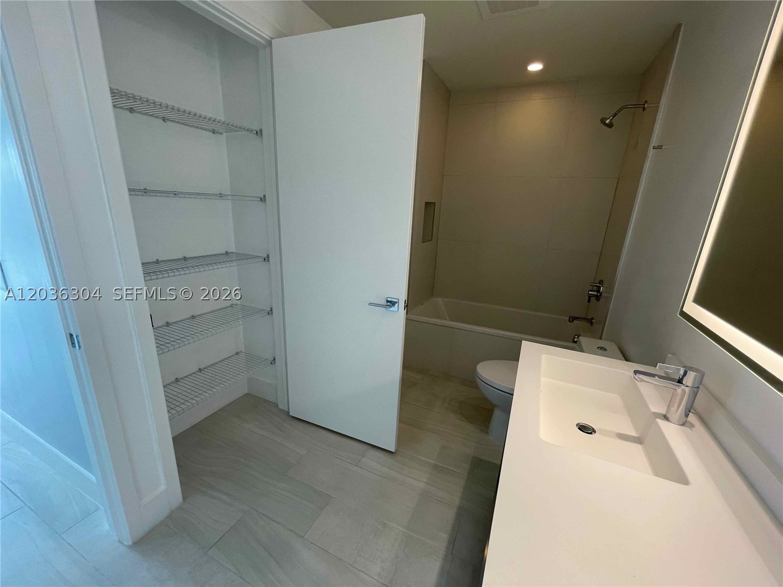 METROPICA NORTH TOWER ONE - Residential Lease