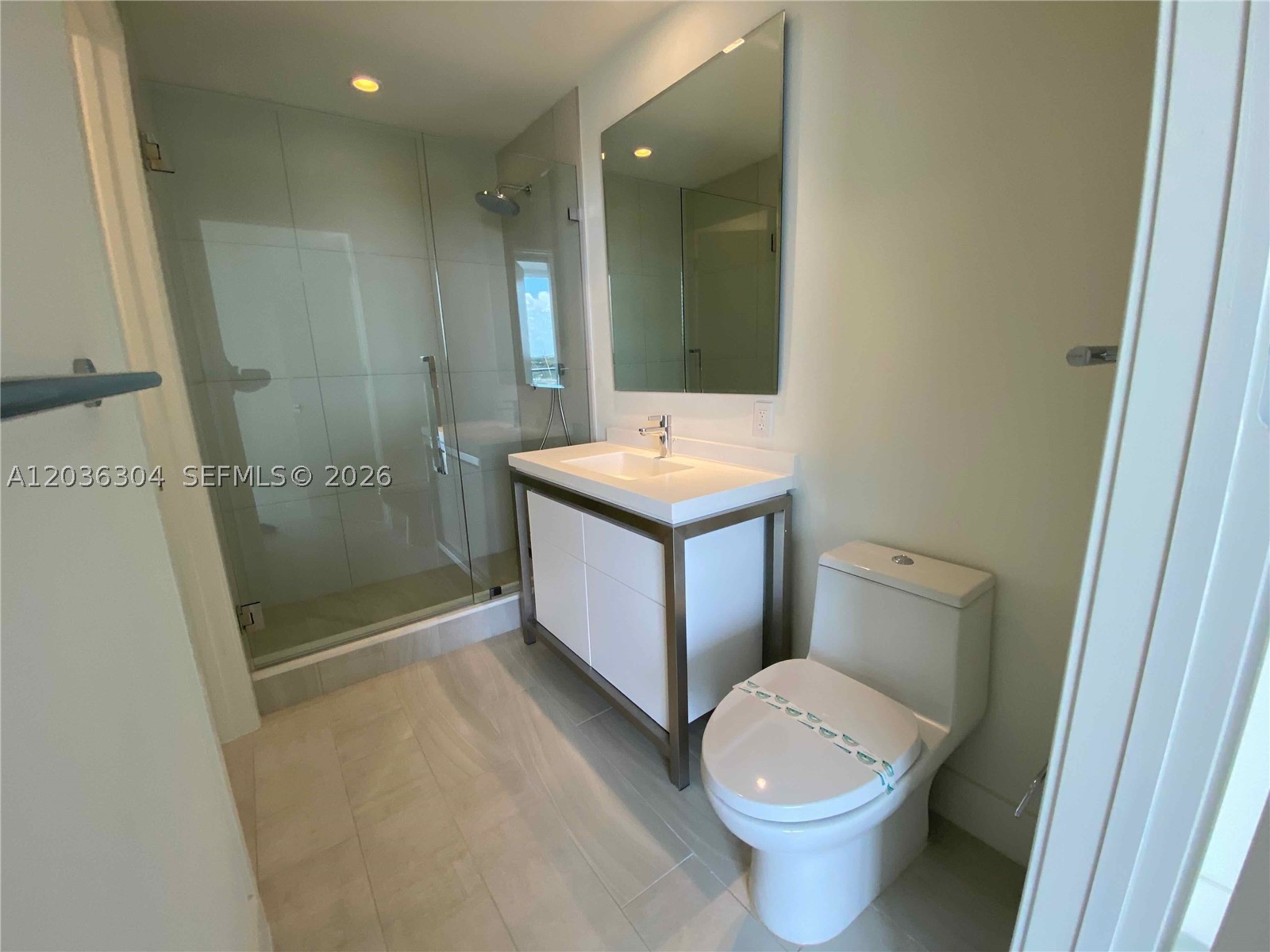 METROPICA NORTH TOWER ONE - Residential Lease