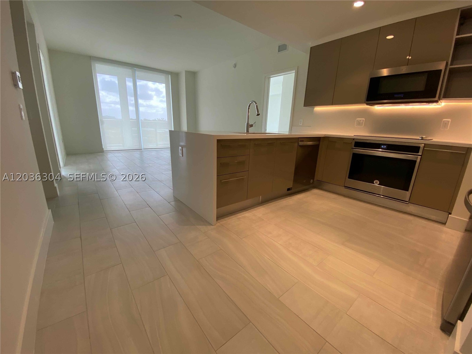 METROPICA NORTH TOWER ONE - Residential Lease