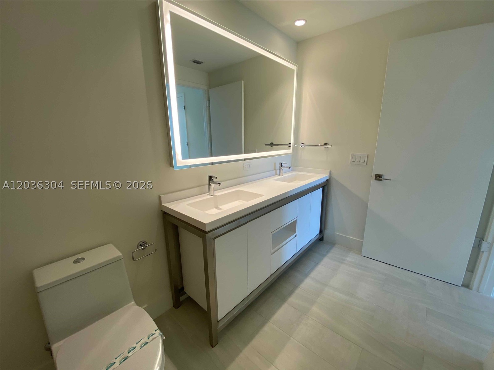 METROPICA NORTH TOWER ONE - Residential Lease