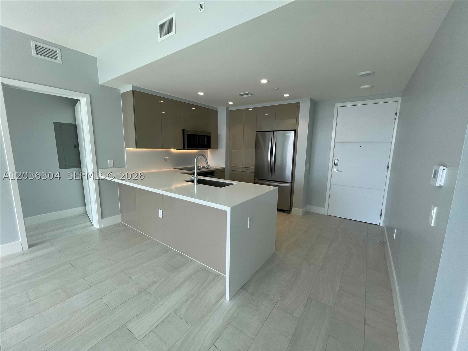 METROPICA NORTH TOWER ONE - Residential Lease