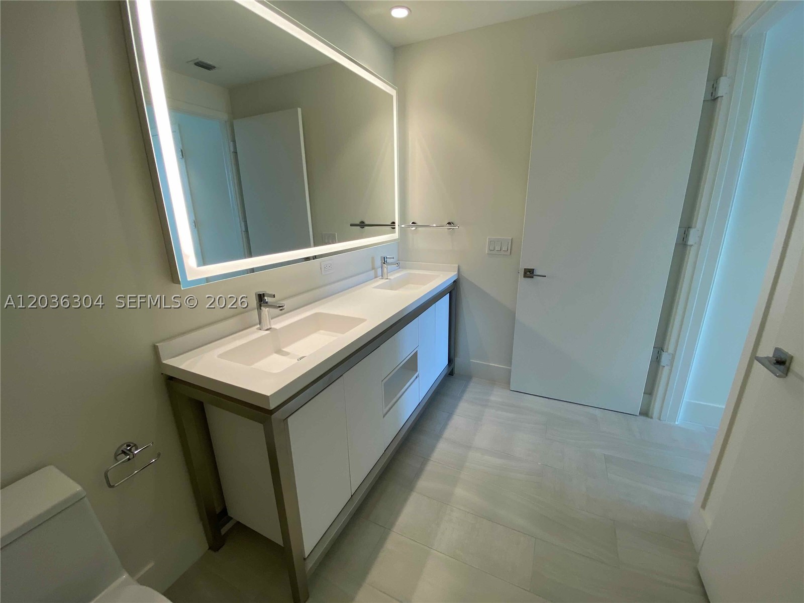 METROPICA NORTH TOWER ONE - Residential Lease