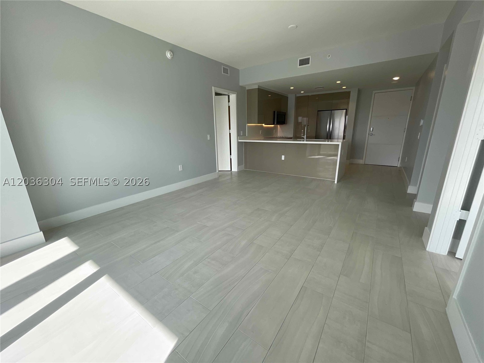 METROPICA NORTH TOWER ONE - Residential Lease