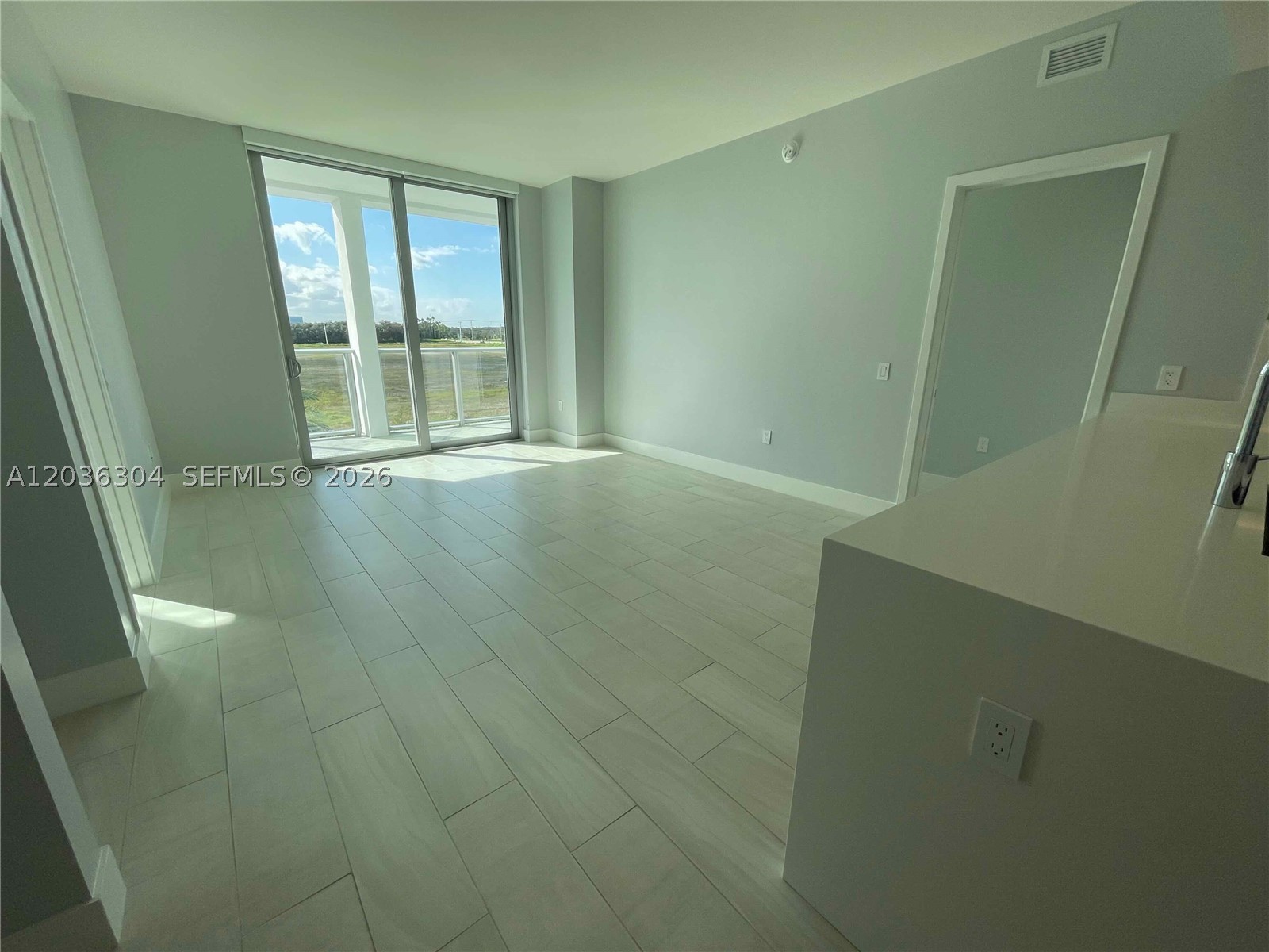 METROPICA NORTH TOWER ONE - Residential Lease