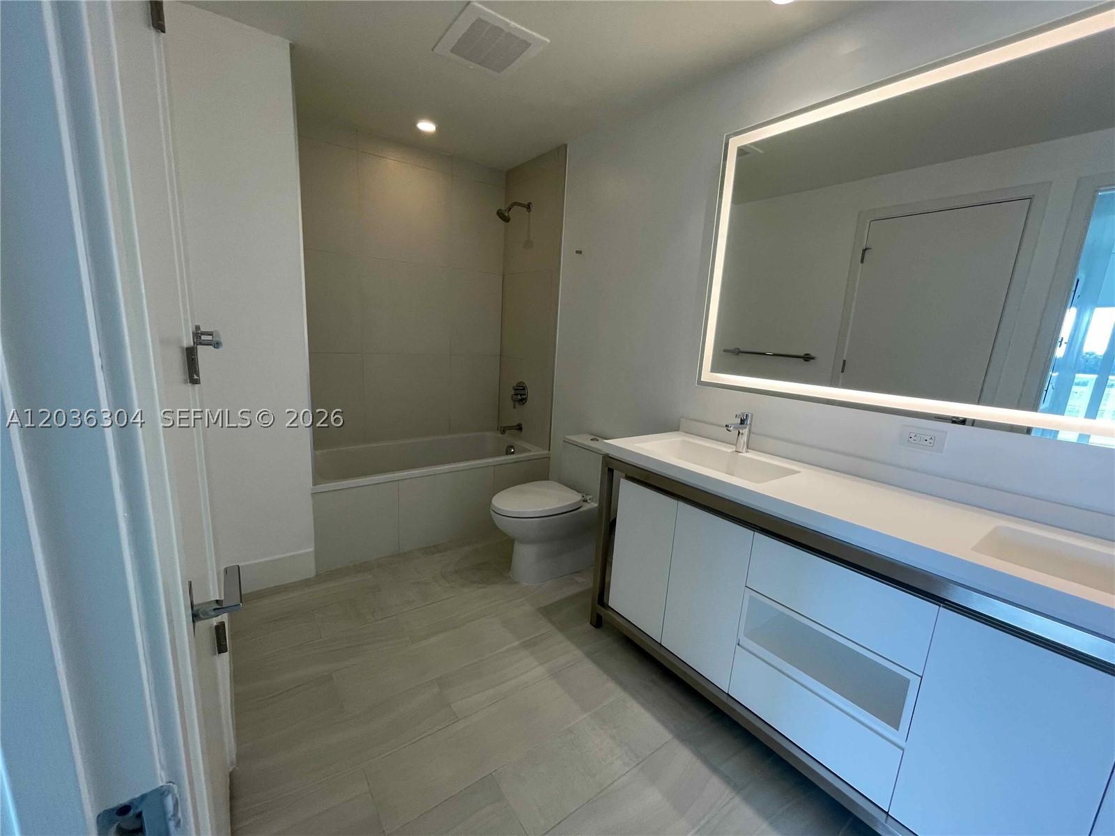 METROPICA NORTH TOWER ONE - Residential Lease