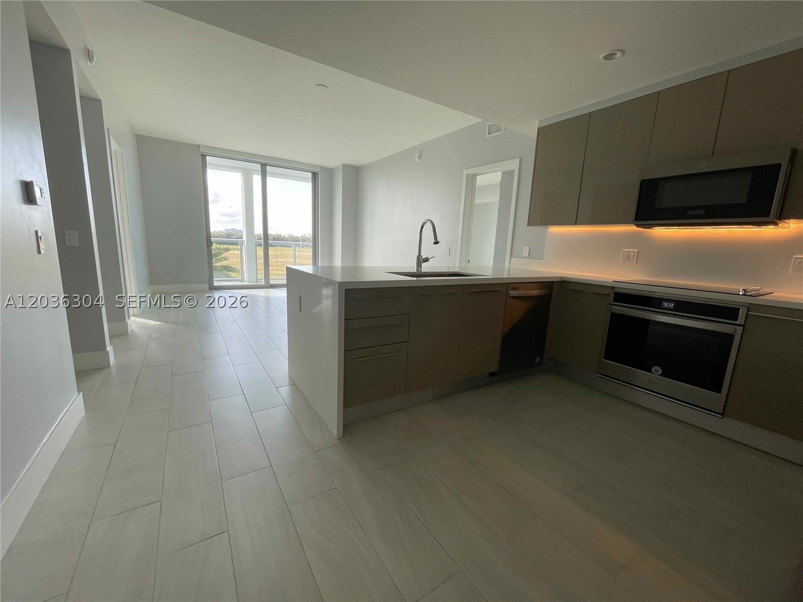 METROPICA NORTH TOWER ONE - Residential Lease