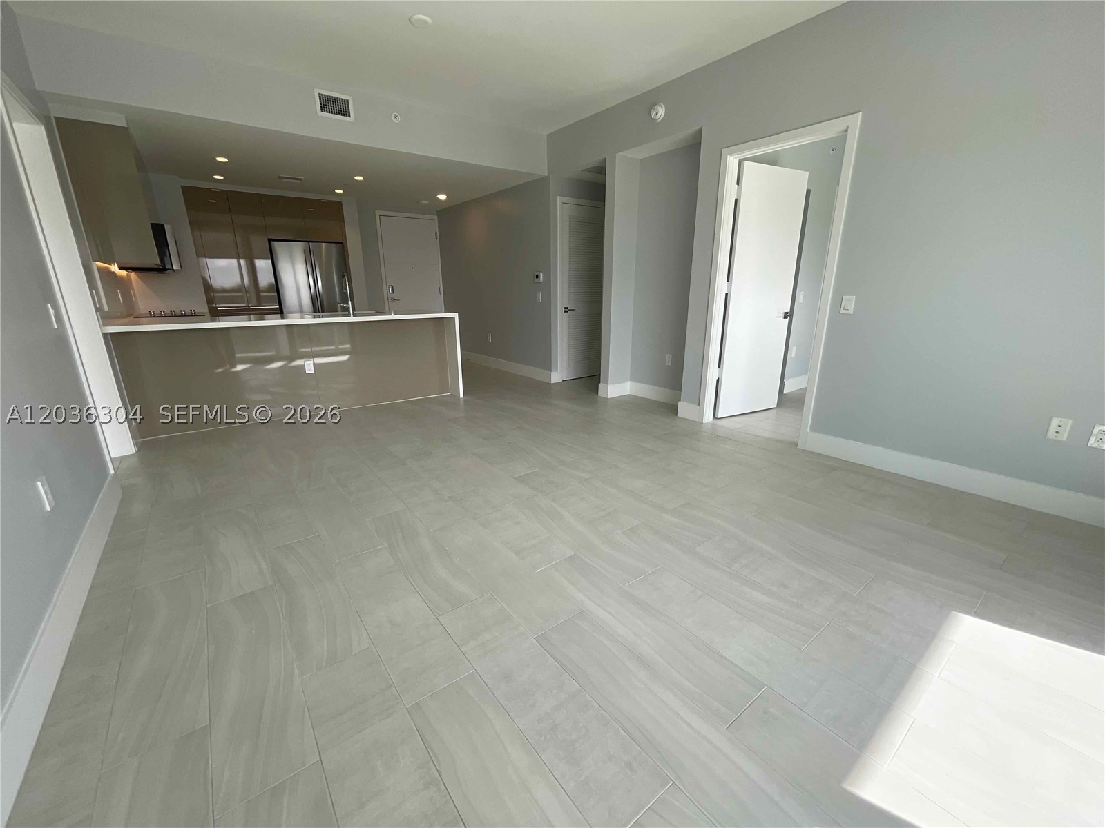 METROPICA NORTH TOWER ONE - Residential Lease