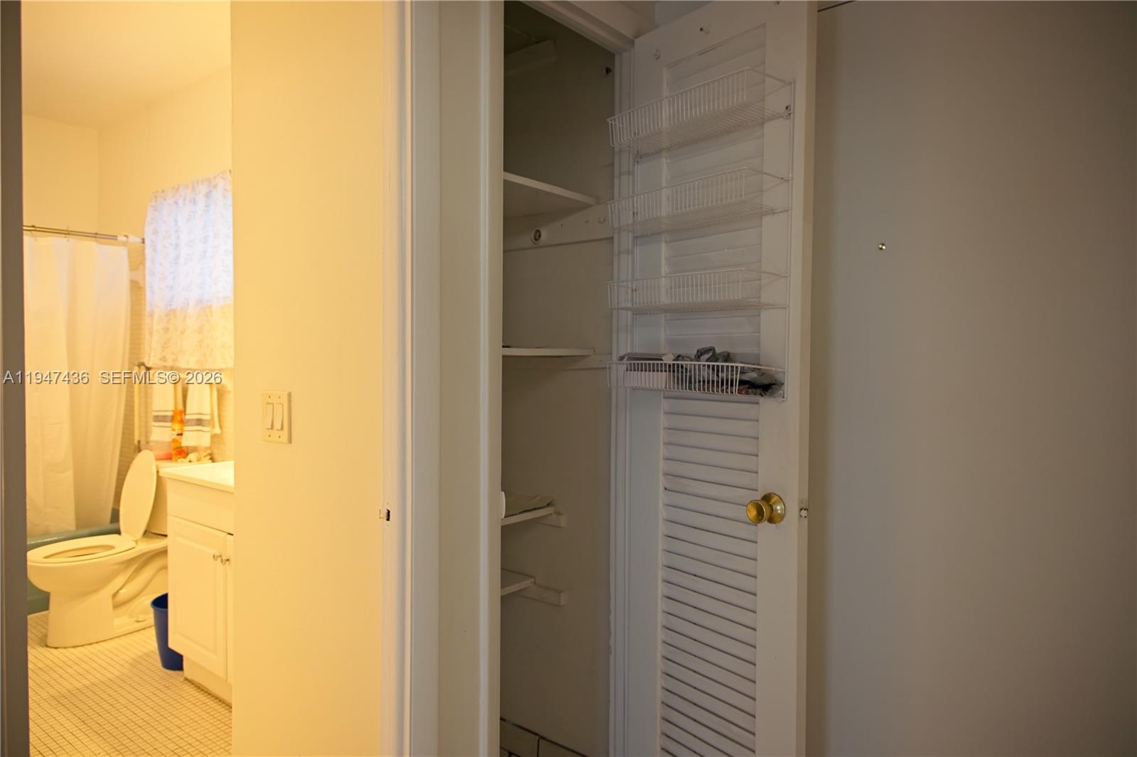 SHERIDAN LAKES CONDO APTS - Residential