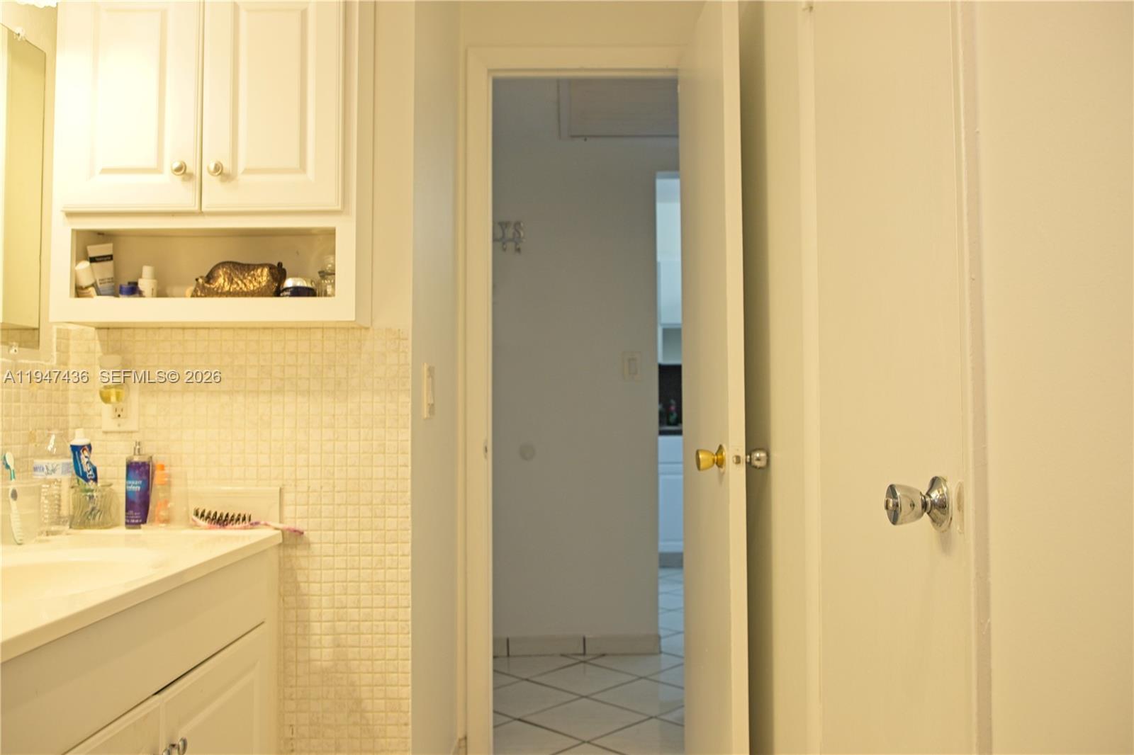 SHERIDAN LAKES CONDO APTS - Residential