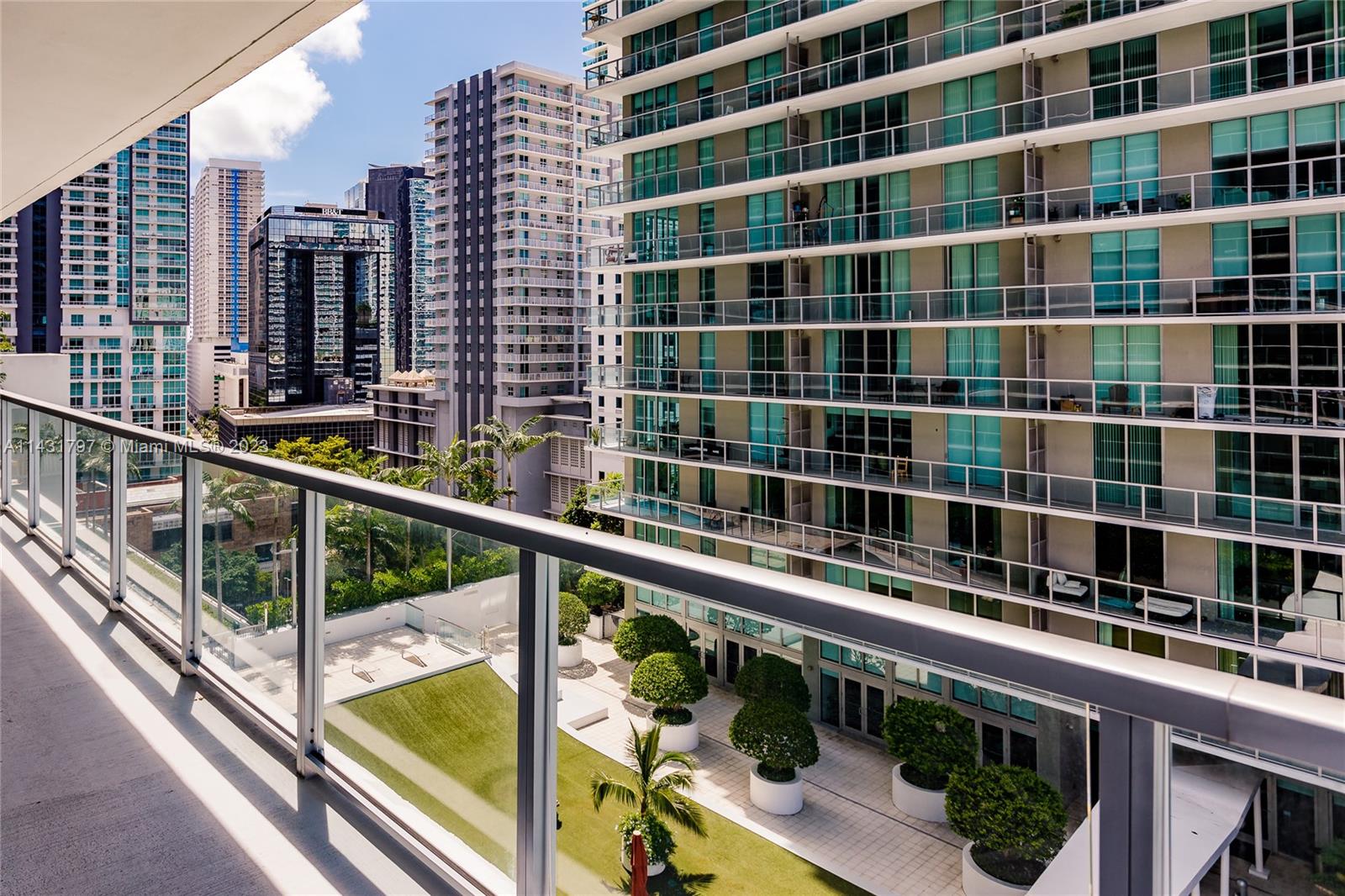 THE AXIS ON BRICKELL II C - Residential Lease