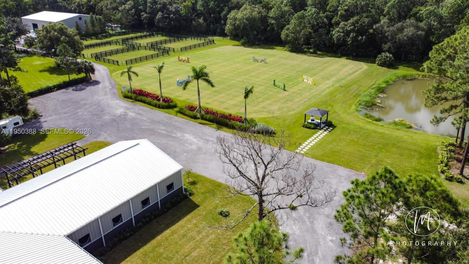 LOXAHATCHEE GROVES - Residential