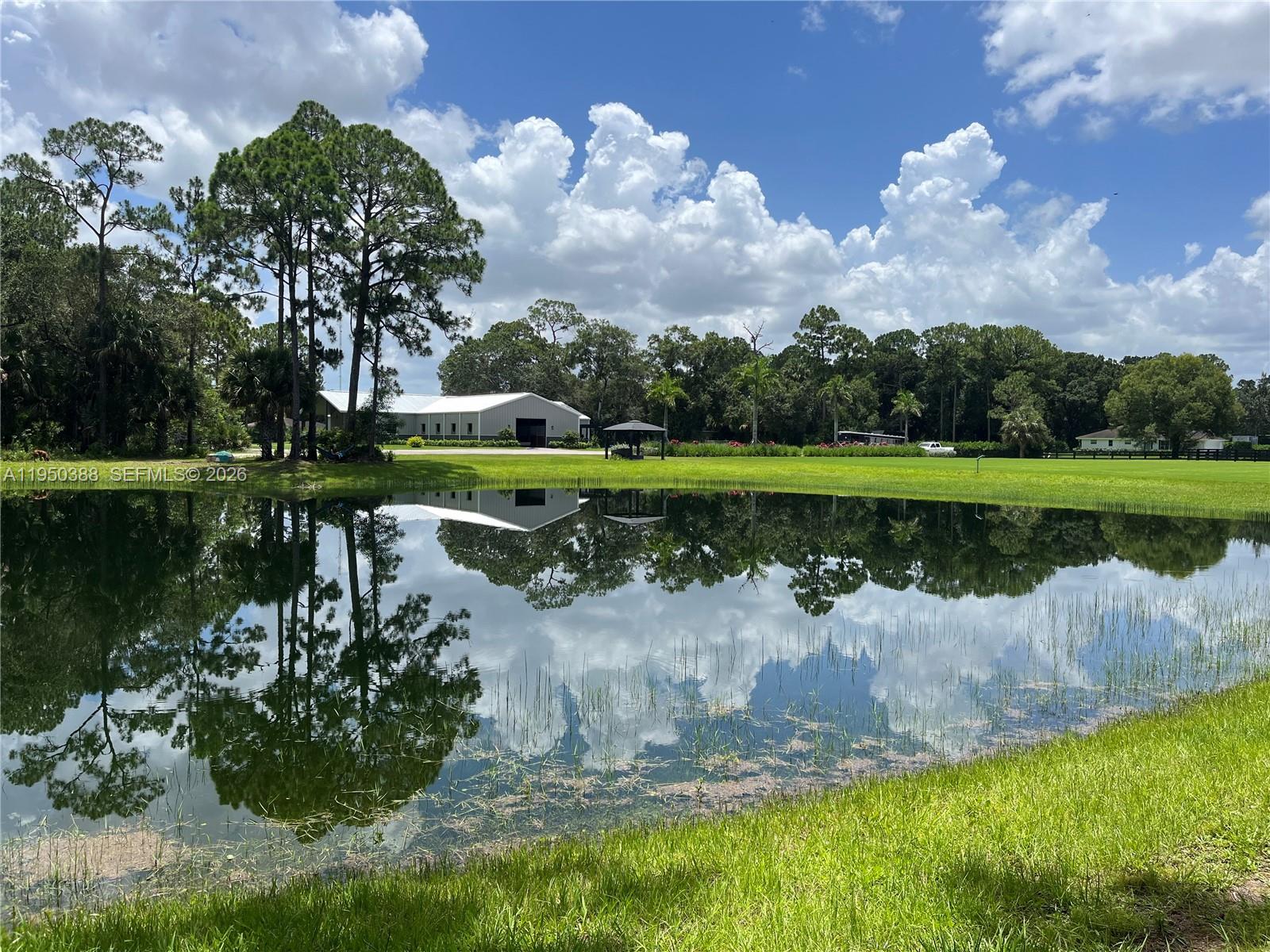 LOXAHATCHEE GROVES - Residential