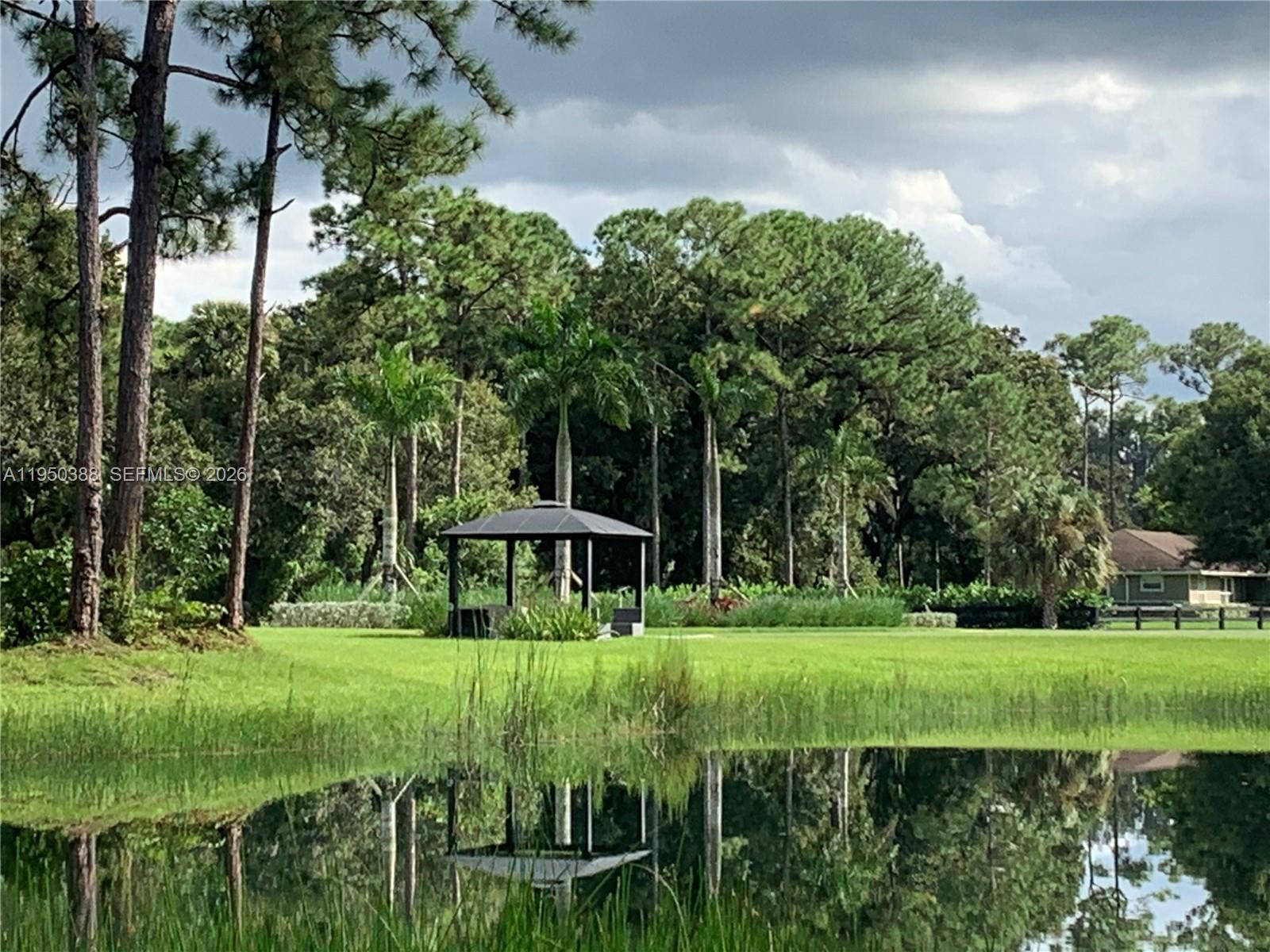 LOXAHATCHEE GROVES - Residential