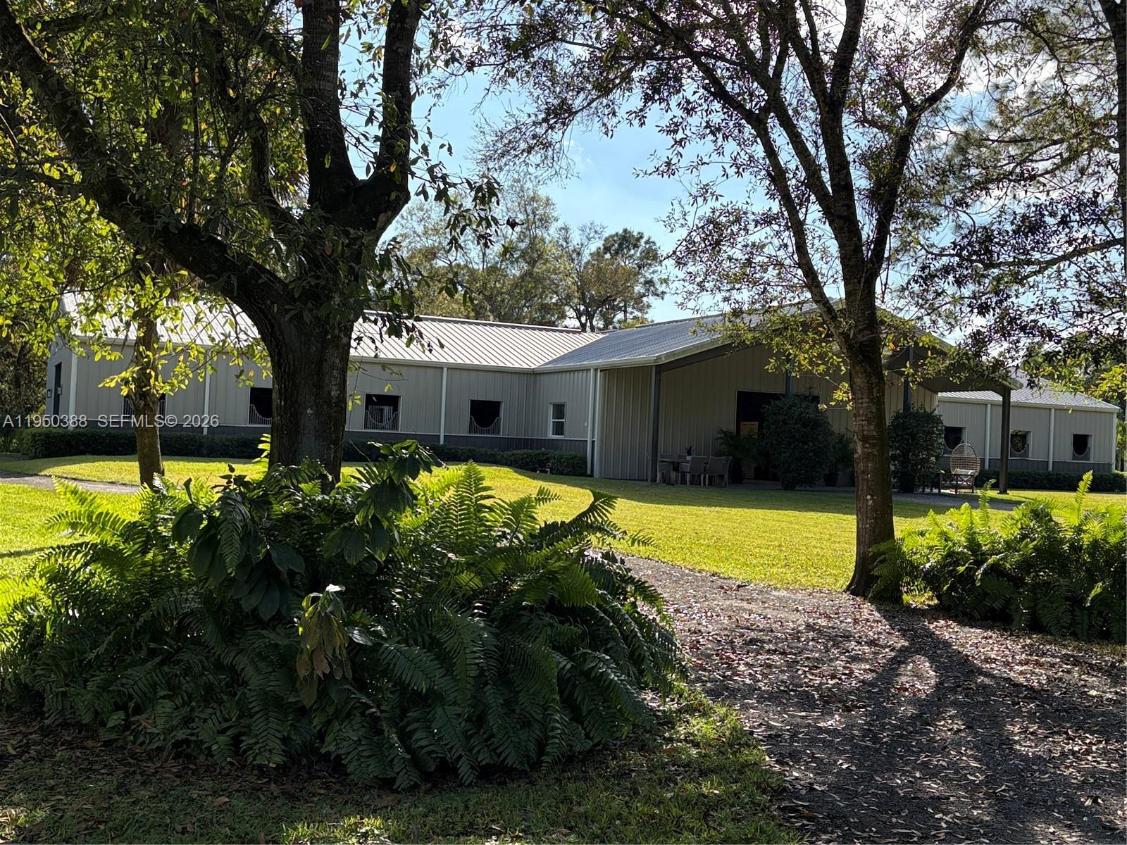 LOXAHATCHEE GROVES - Residential