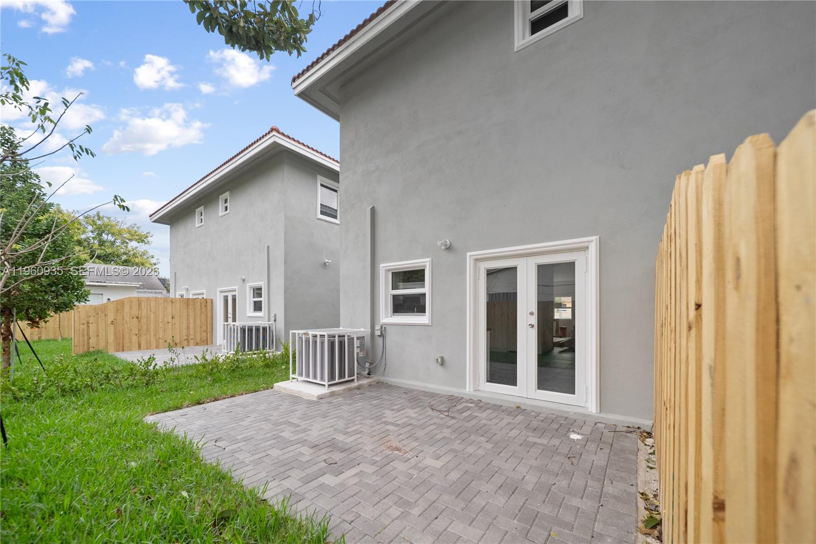BUENA VISTA GARDENS - Residential