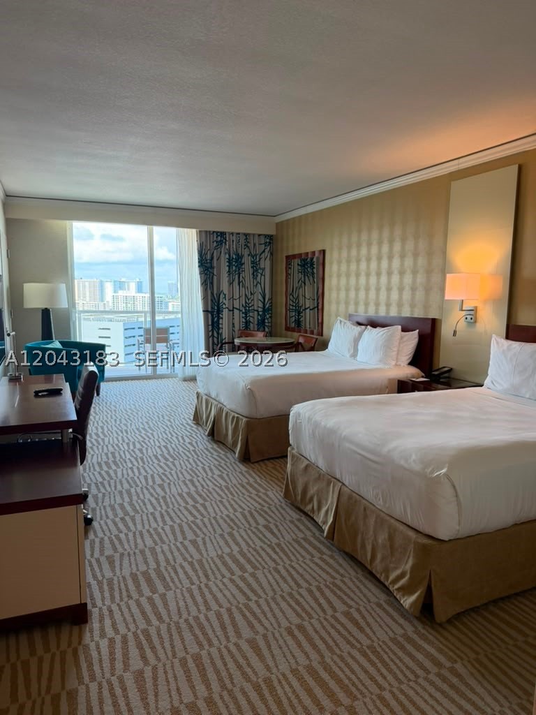 TRUMP INTERNATIONAL SONES - Residential