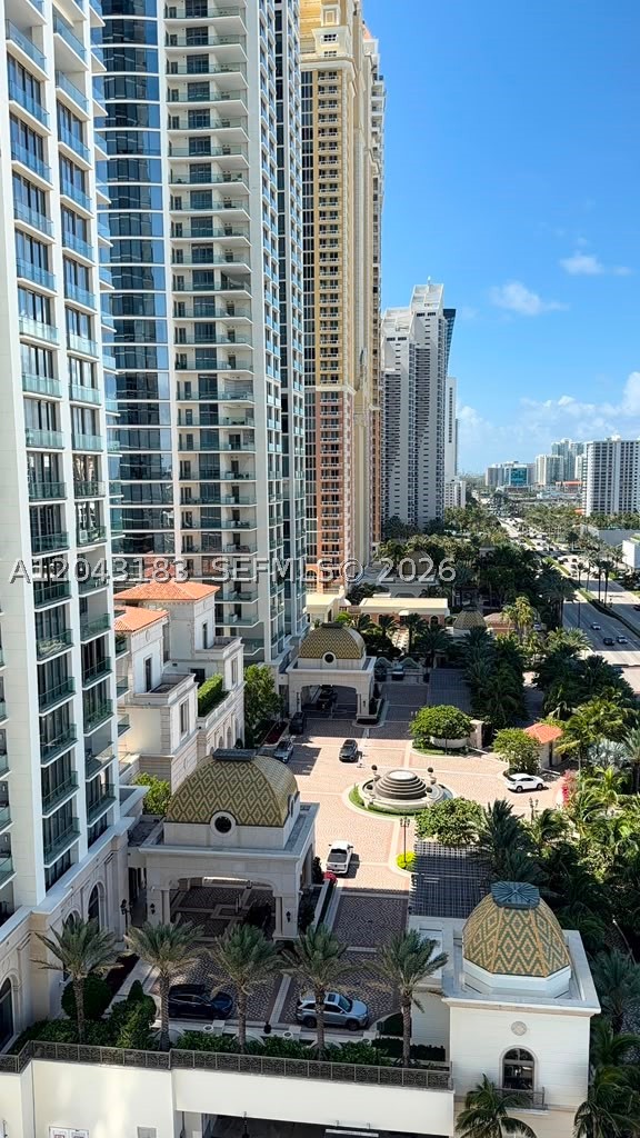 TRUMP INTERNATIONAL SONES - Residential