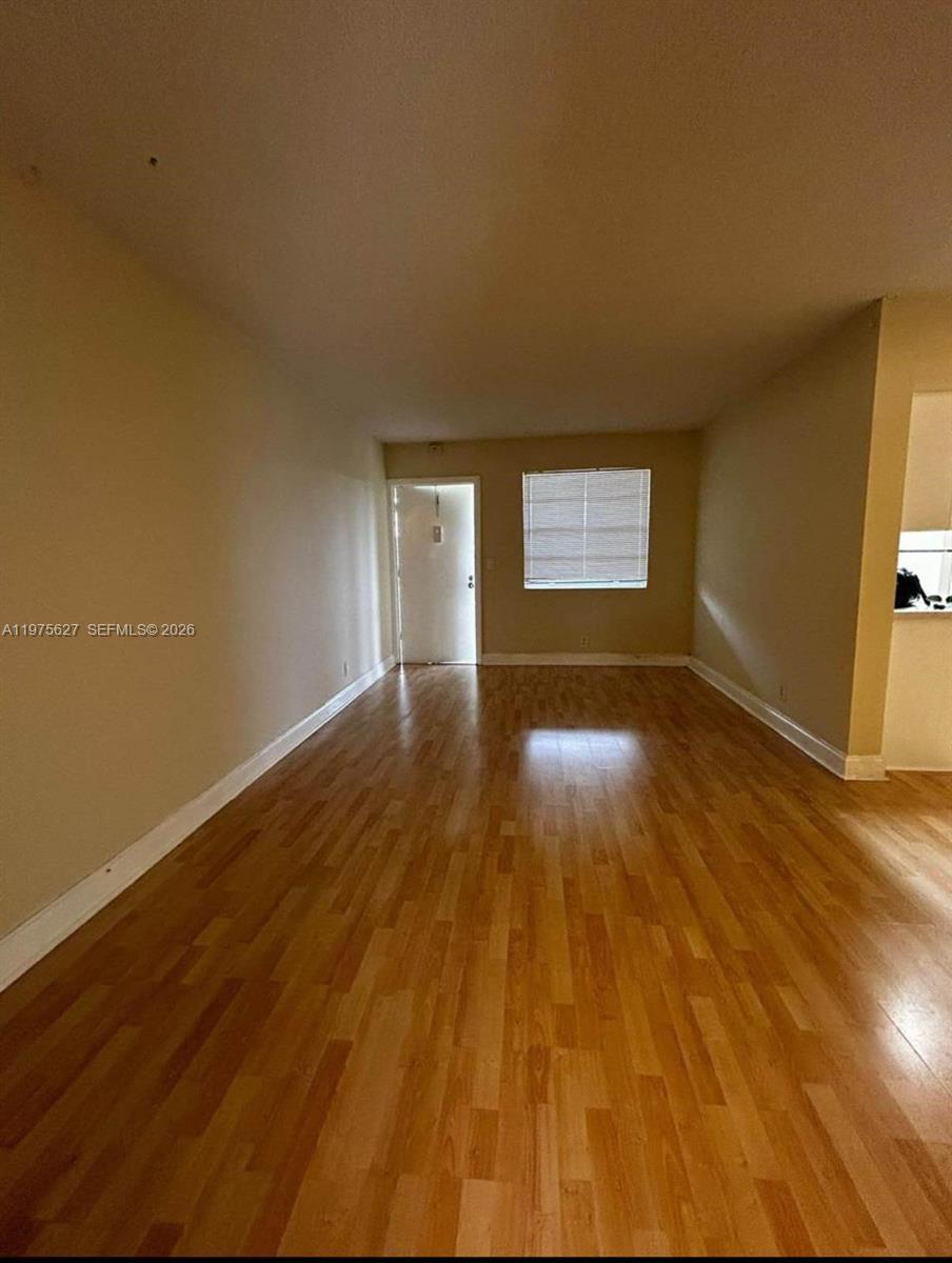 Condo for Sale in Hallandale Beach – Excellent Investment Opportunity
Address: 1100 NE 1 Ct, Hallandale Beach, FL 33009
Condominium: L'Soleil Condominiums
Great opportunity to own a unit in the heart of Hallandale Beach! This well-located condo is perfect for investors seeking immediate rental income.
Currently rented for $1,650 per month, providing steady cash flow from day one.
Prime location close to shopping centers, restaurants, major highways, beaches, and just minutes from Aventura. Everything you need is nearby!
Ideal for investors
Centrally located Income-producing property
High rental demand area
Don’t miss this excellent investment opportunity in one of South Florida’s growing areas.
For more information or to schedule a showing, contact me today.