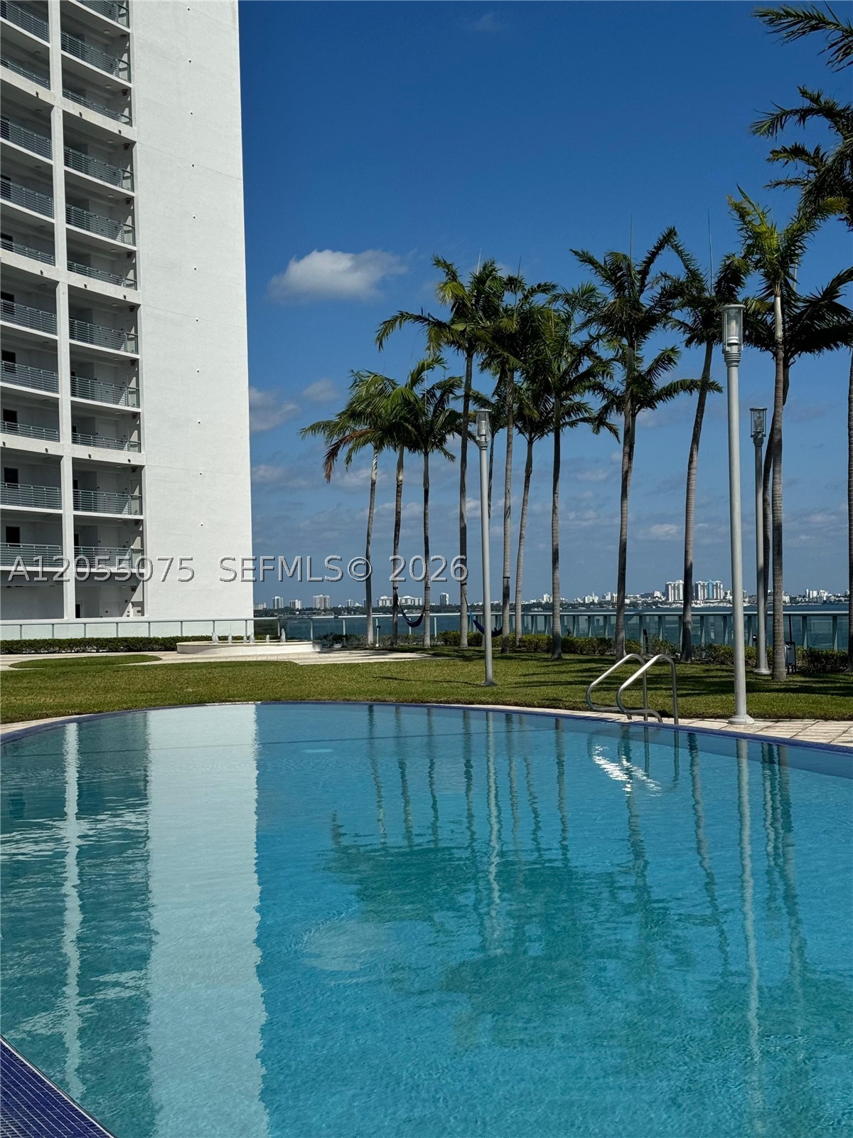 BLUE CONDO - Residential