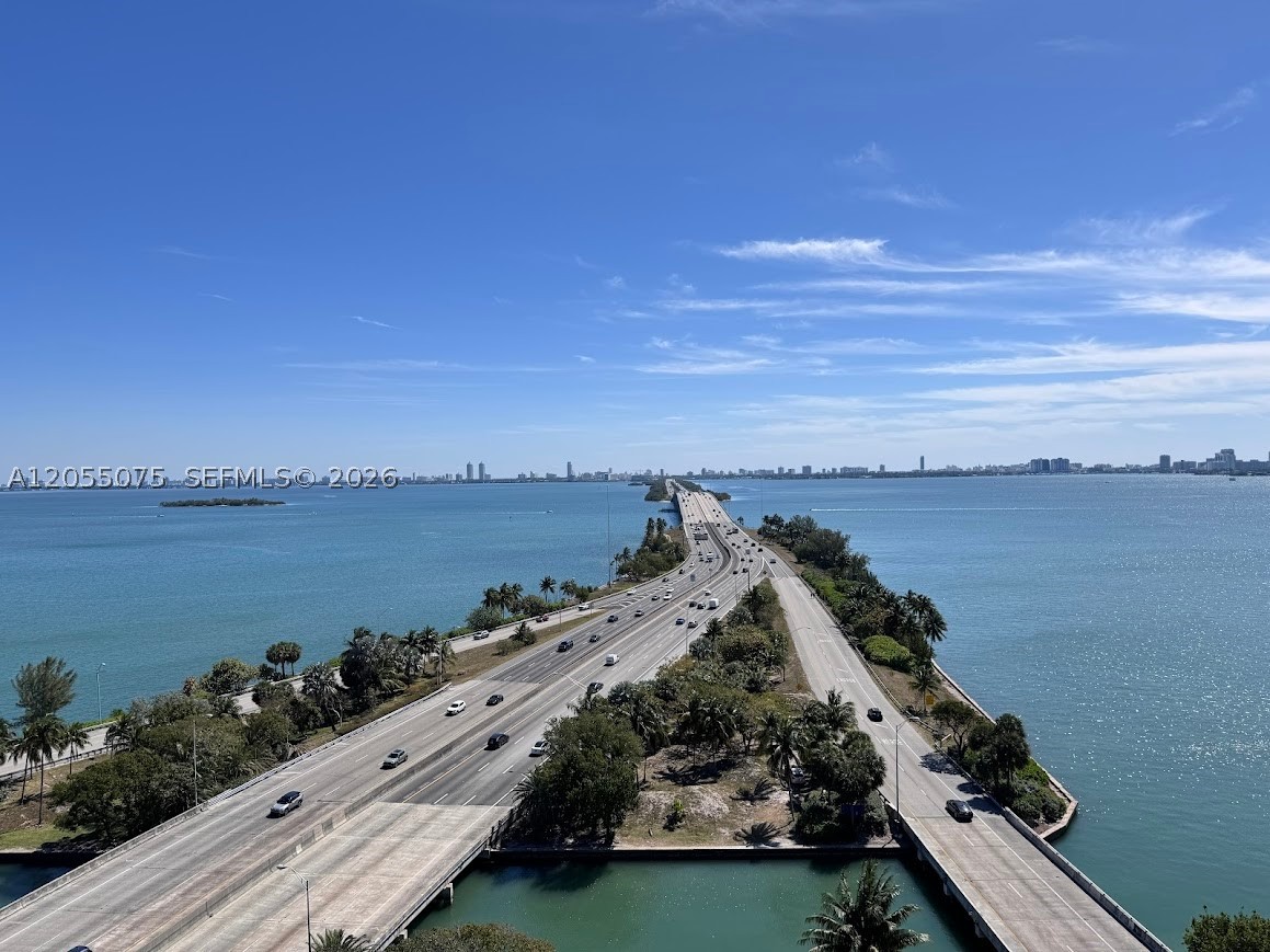 Cozy and gorgeous unfurnished 1 Bedroom and 1.5 bathrooms at prestigious Blue Condo in Miami with Beautiful Views, floor to ceiling windows, granite countertop, stainless steel appliances, washer/dryer in unit. Rent includes 1 assigned space. Resort Style, 1 East Bayfront infinity heated pool & hot tub, West Pool, Hot Tub, movie theater, GYM, Sauna, Steam room, Kids Playroom, game room, business center, bbq area, 24hr doorman, convenience store, community social activities. Semi-private elevator foyer. Few minutes to Design District, Wynwood and Shops at Midtown. 5 Miles to Miami Beach, 8 Miles to MIA airport, 4 miles to Brickell.