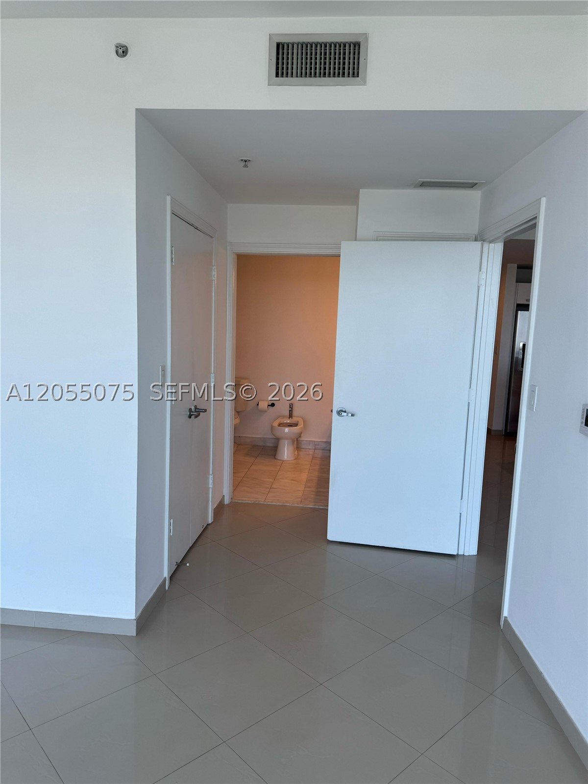 BLUE CONDO - Residential