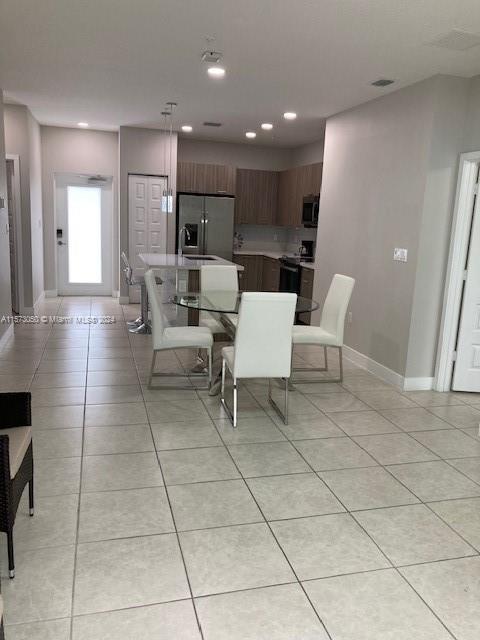 URBANA DOWNTOWN DORAL - Residential Lease