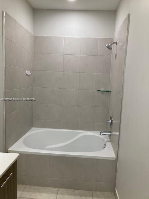 URBANA DOWNTOWN DORAL - Residential Lease