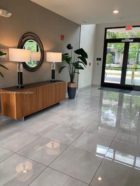 URBANA DOWNTOWN DORAL - Residential Lease