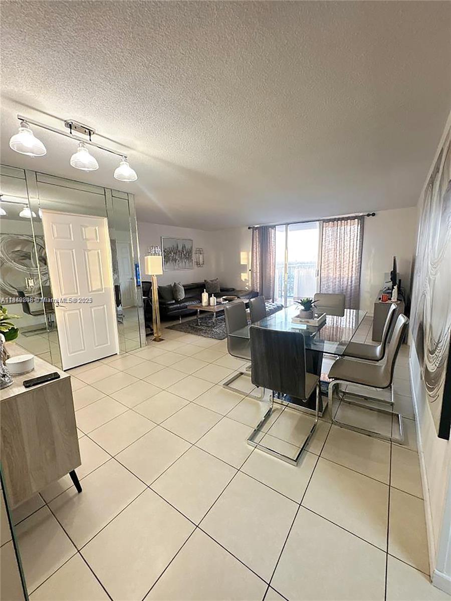 COMMODORE PLAZA CONDO - Residential