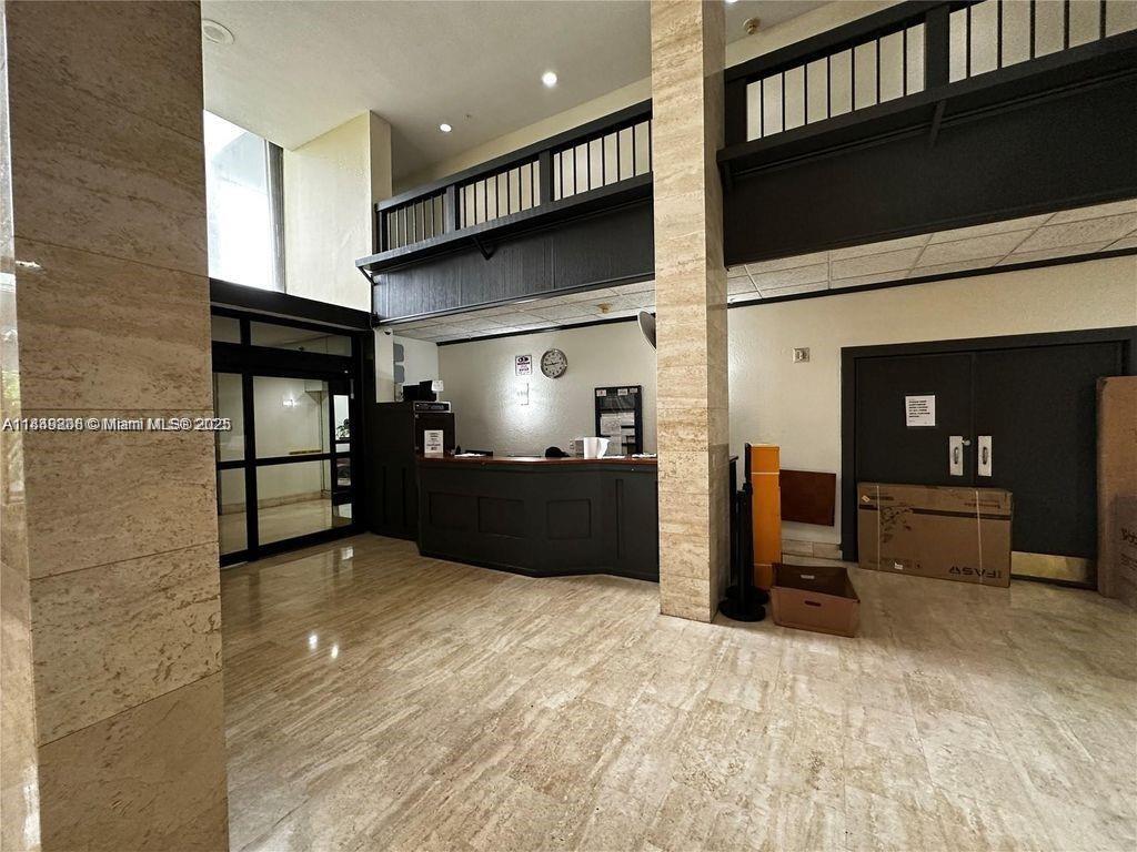 COMMODORE PLAZA CONDO - Residential