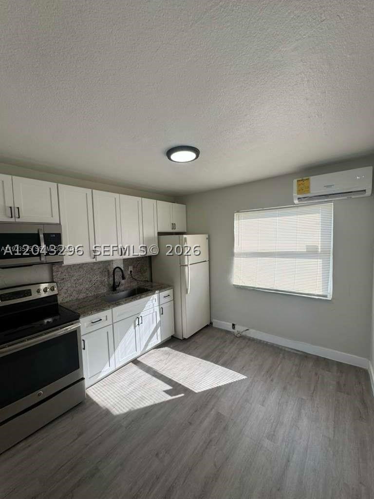 ACREHOME PARK SECOND ADD - Residential Lease