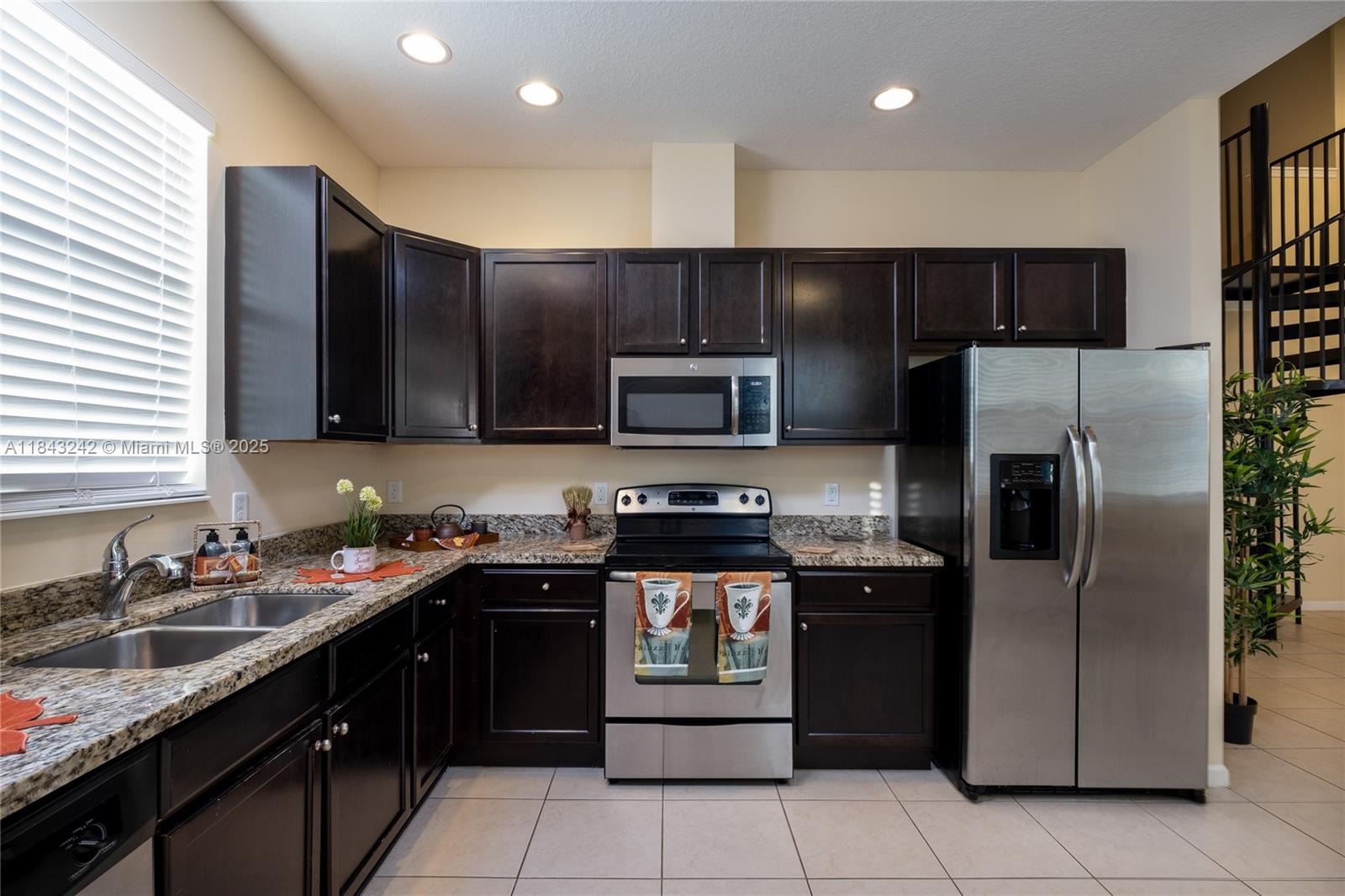 CASCADA ISLES AT MONTERRA - Residential Lease