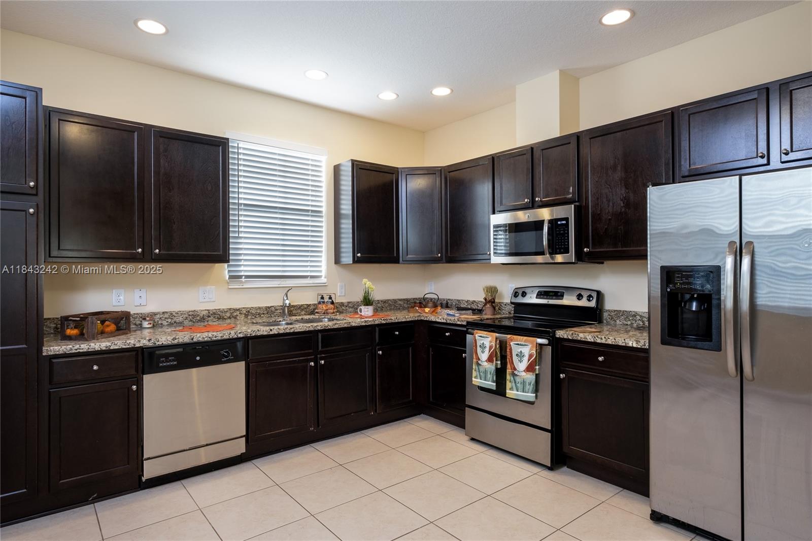 CASCADA ISLES AT MONTERRA - Residential Lease