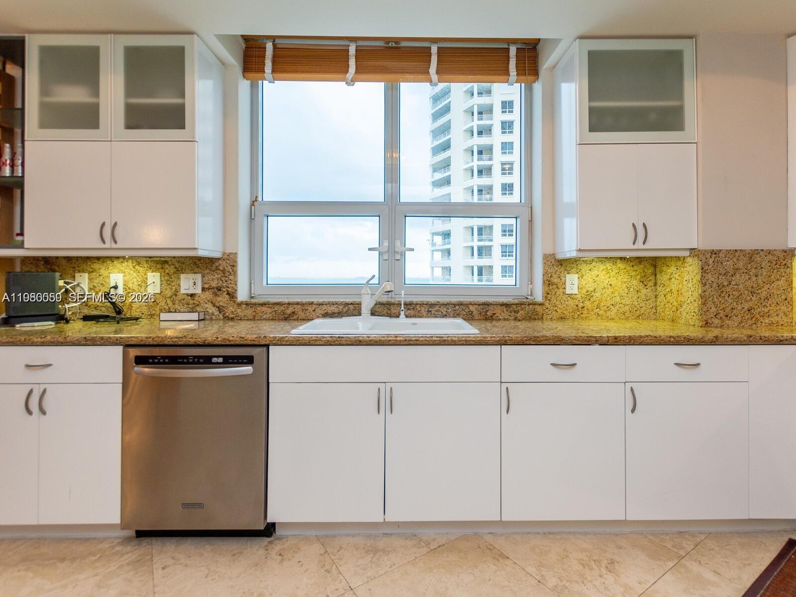THREE TEQUESTA POINT COND - Residential