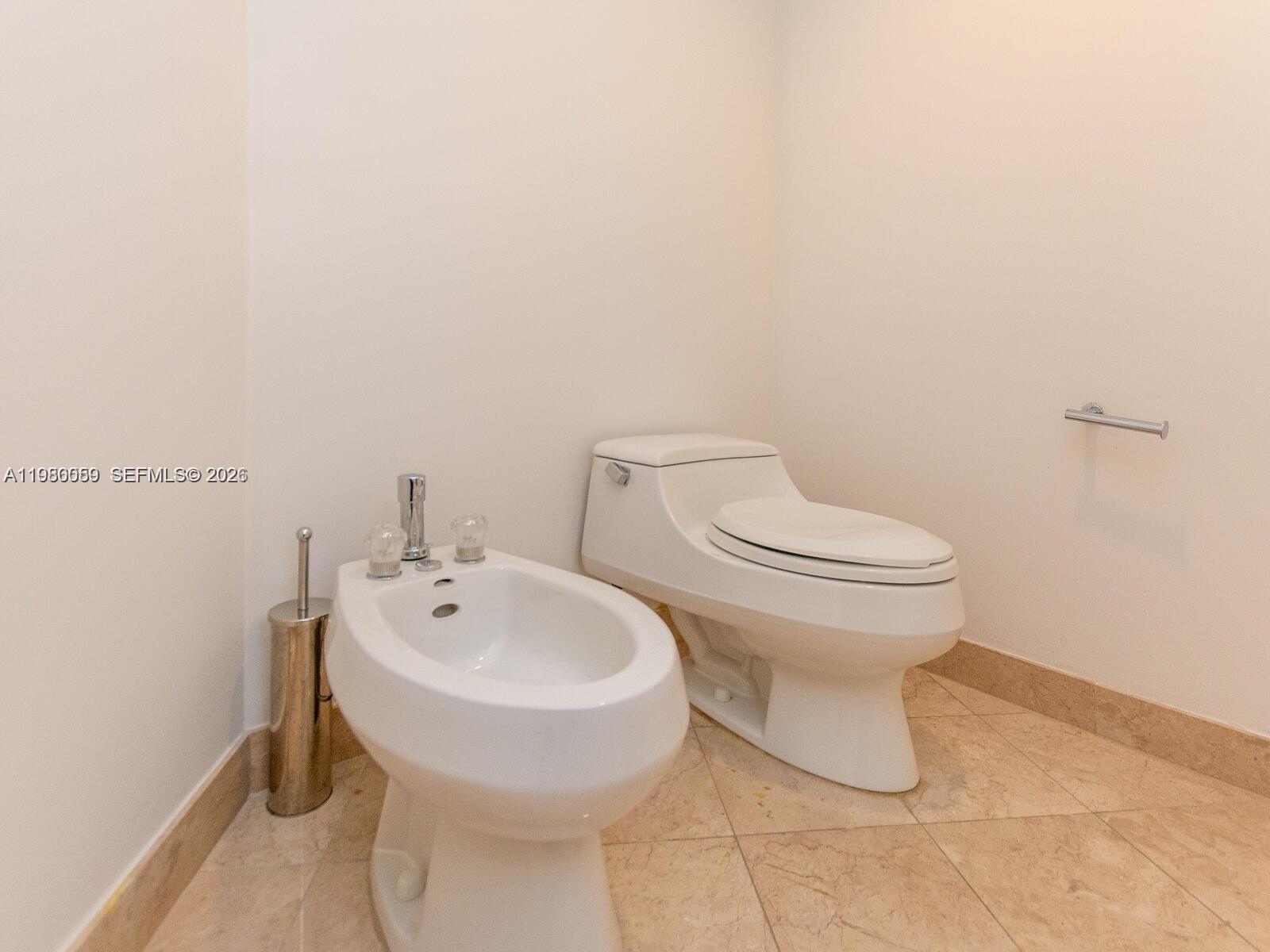 THREE TEQUESTA POINT COND - Residential