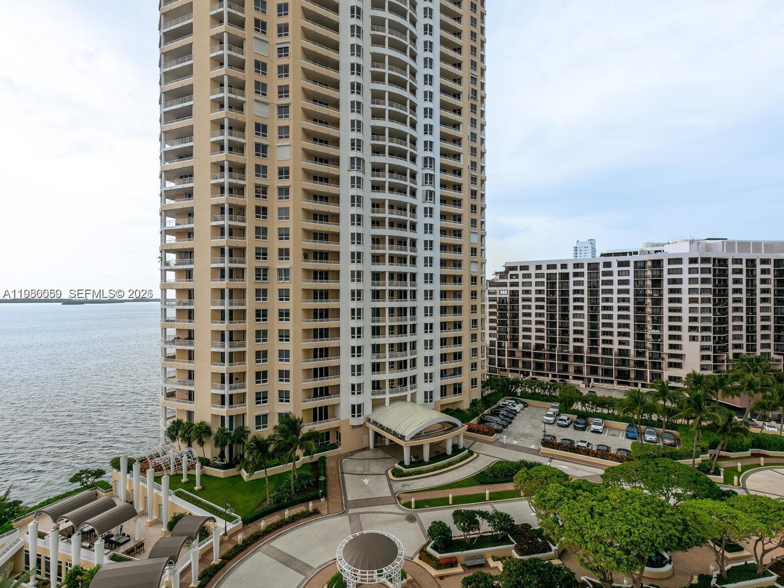 THREE TEQUESTA POINT COND - Residential
