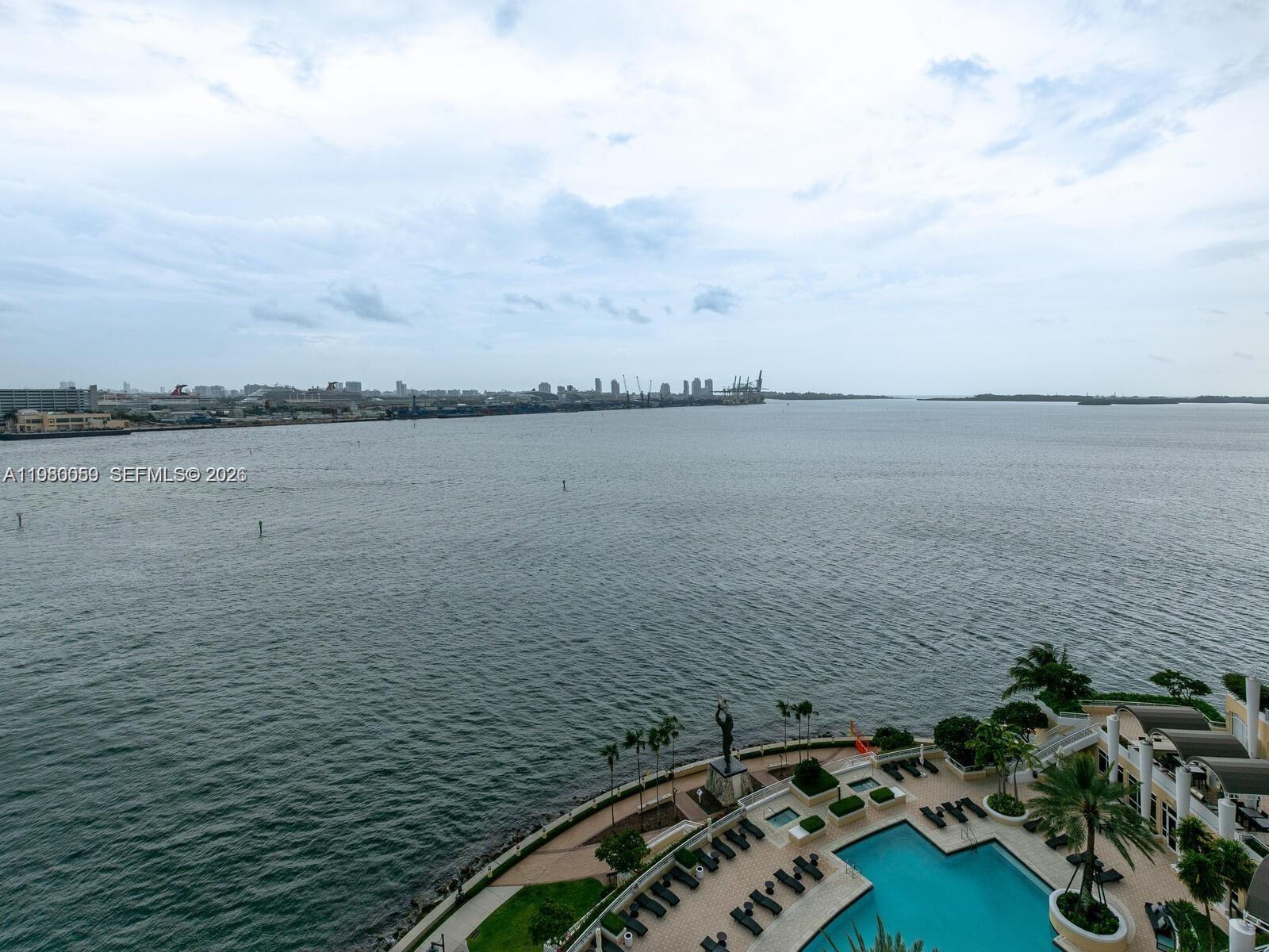 THREE TEQUESTA POINT COND - Residential