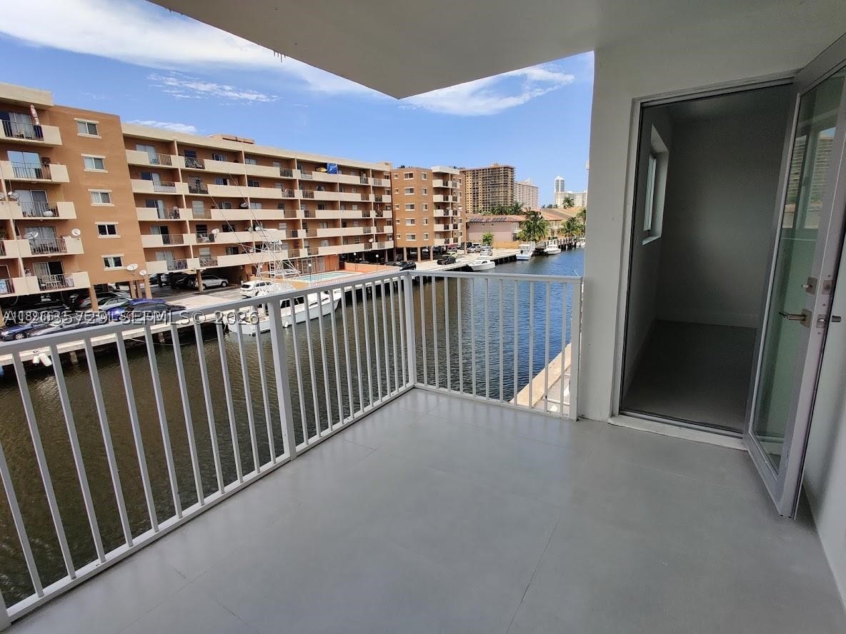 ENCLAVE SHORES CONDO - Residential Lease