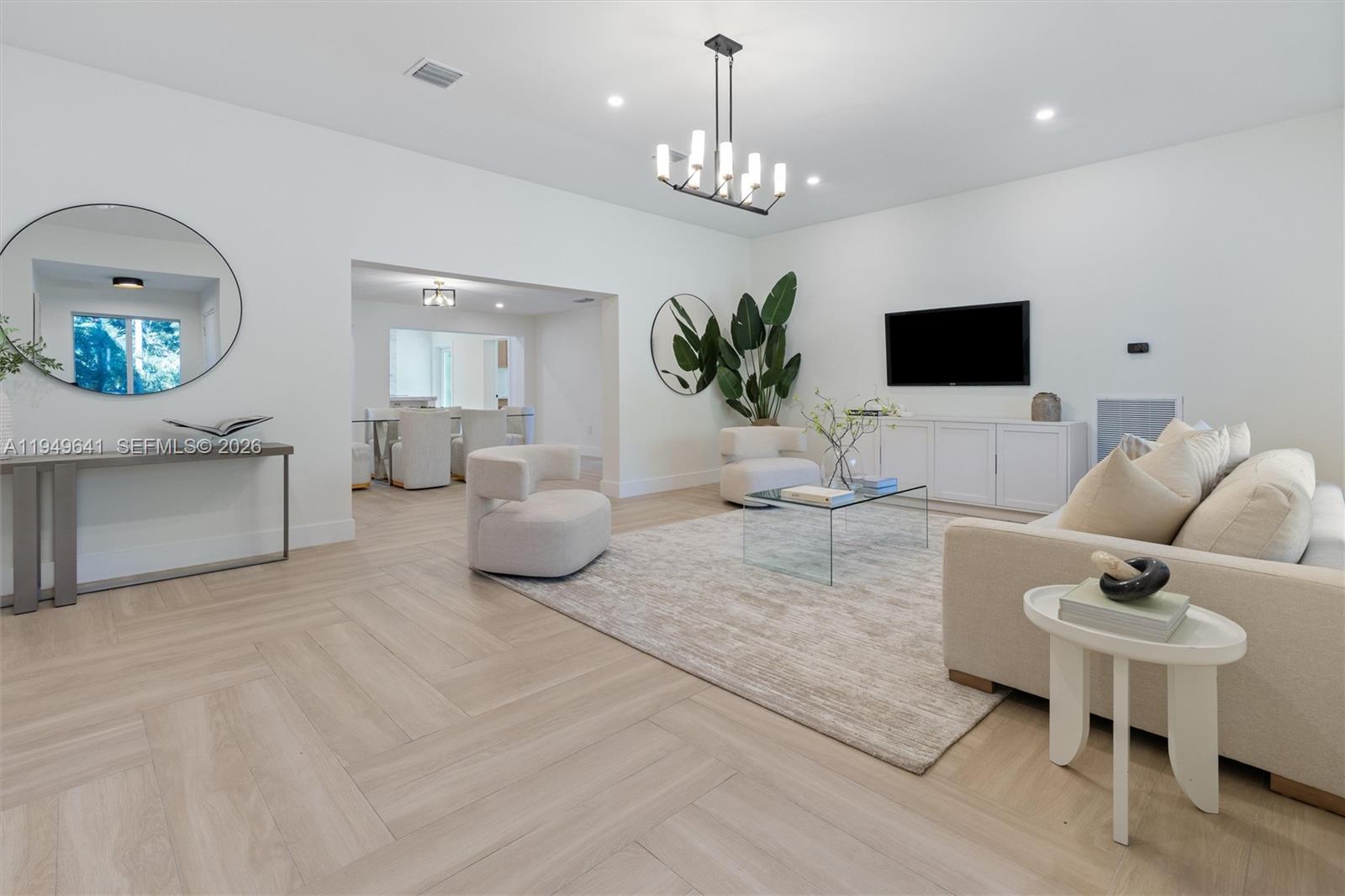 BAYSHORE PLAZA - Residential
